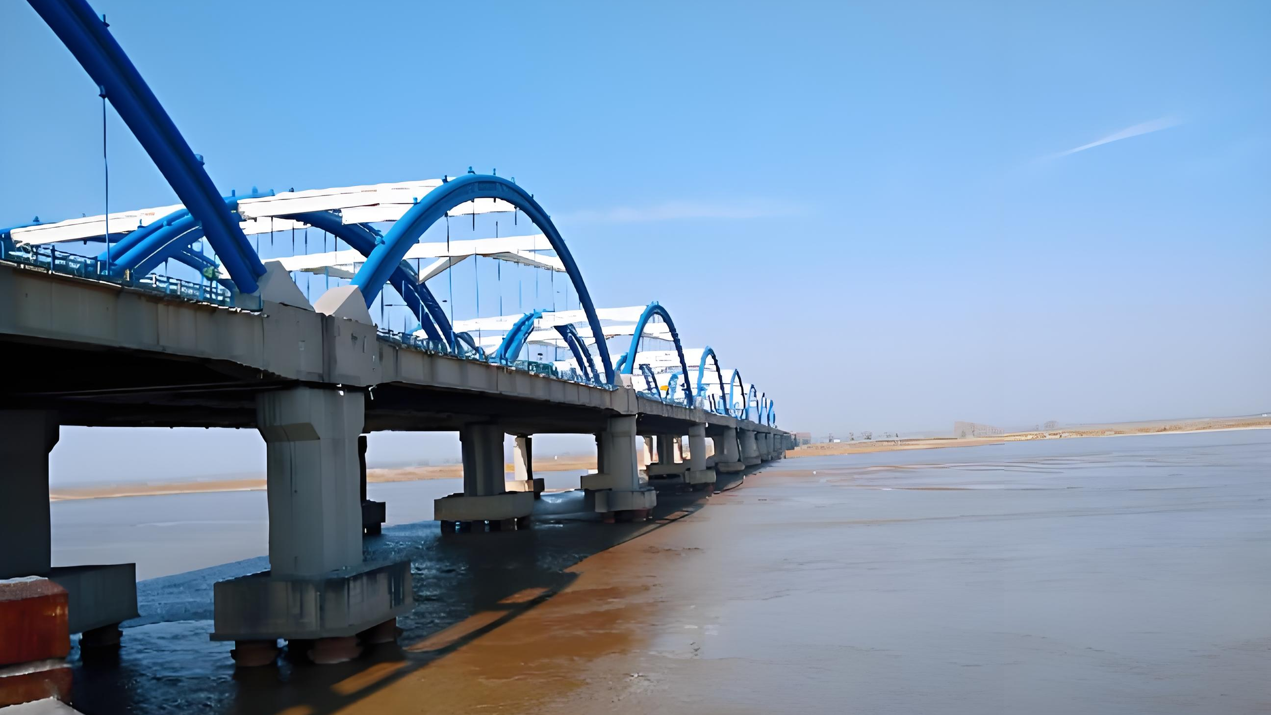 鄭州劉黃河公路大橋防腐涂裝工程：富萊德環(huán)氧富鋅和云鐵漆的成功應(yīng)用