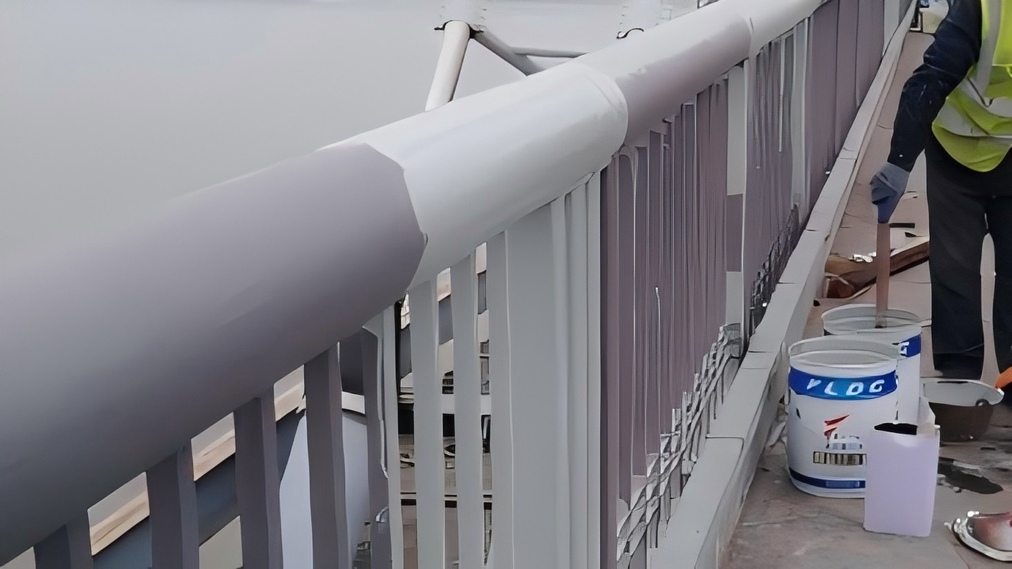 富萊德防腐漆在橋梁鋼結構護欄防腐的應用