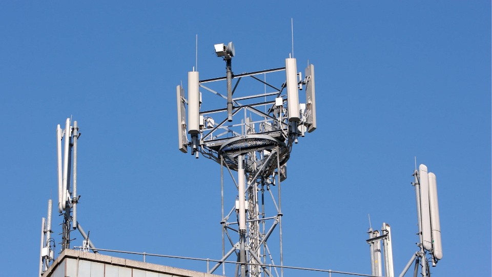 富萊德防腐涂料在5G基站鋼結(jié)構(gòu)（鐵塔/支架、機(jī)柜/外殼等）應(yīng)用