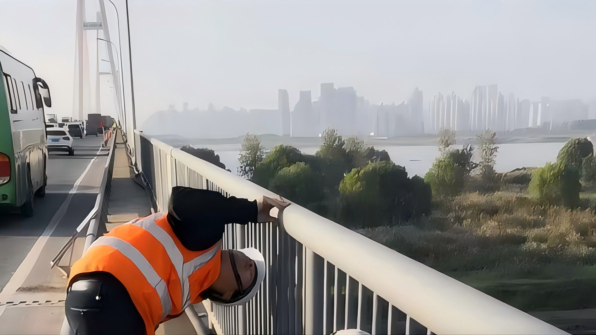 武漢長(zhǎng)江二橋橋梁防腐涂裝工程：富萊德高性能防腐涂料的卓越防護(hù)