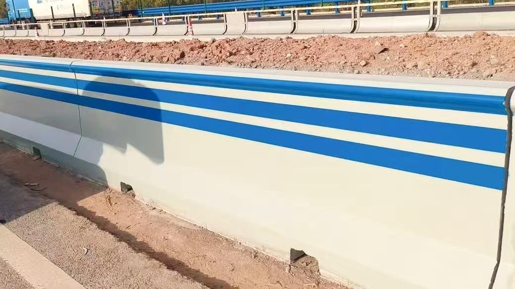 富萊德涂料：為高速公路混凝土防撞墻護(hù)欄防腐涂層賦能