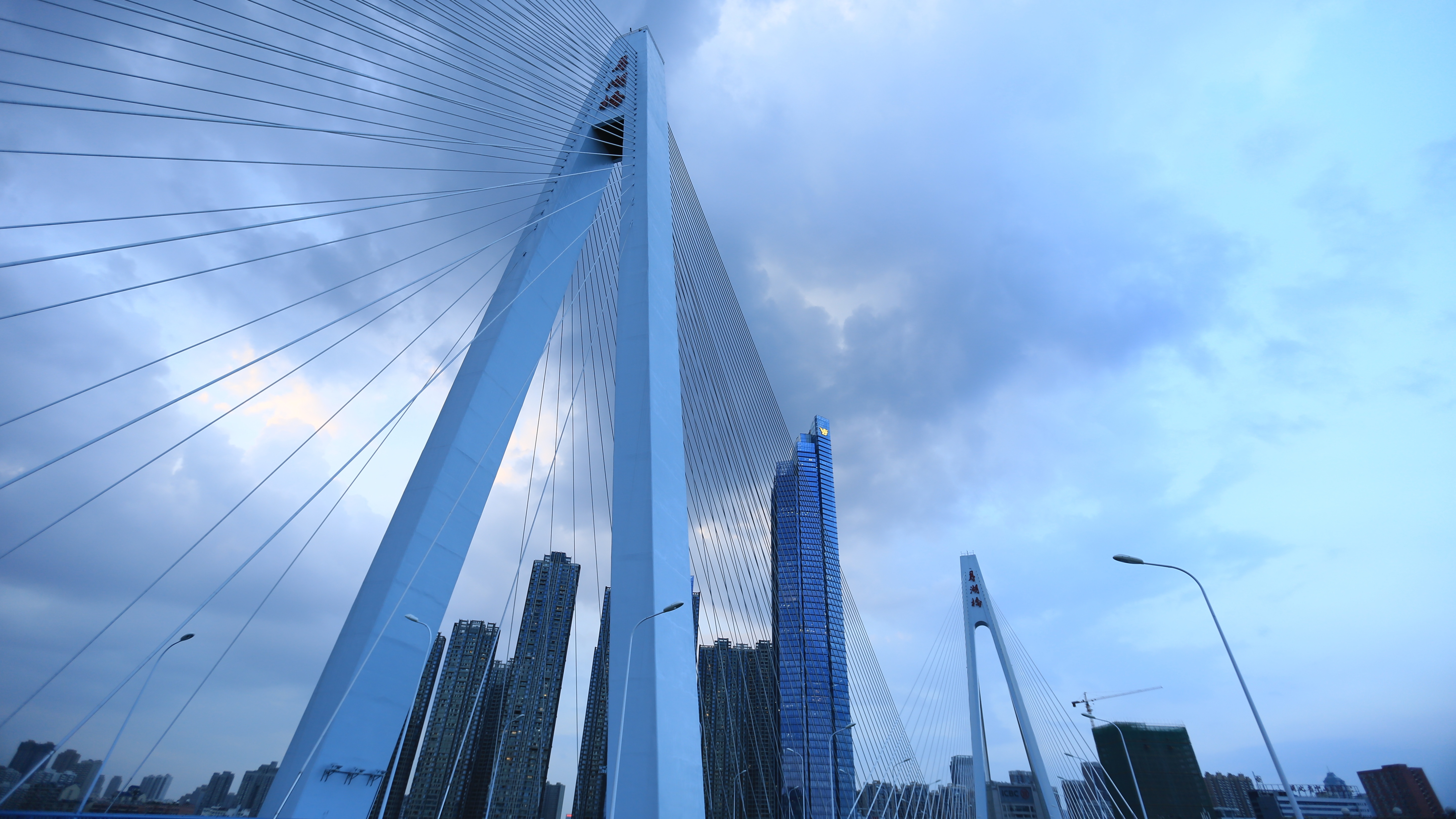 富萊德超疏水涂料在橋梁領(lǐng)域的抗污防覆冰自清潔防腐涂裝應(yīng)用