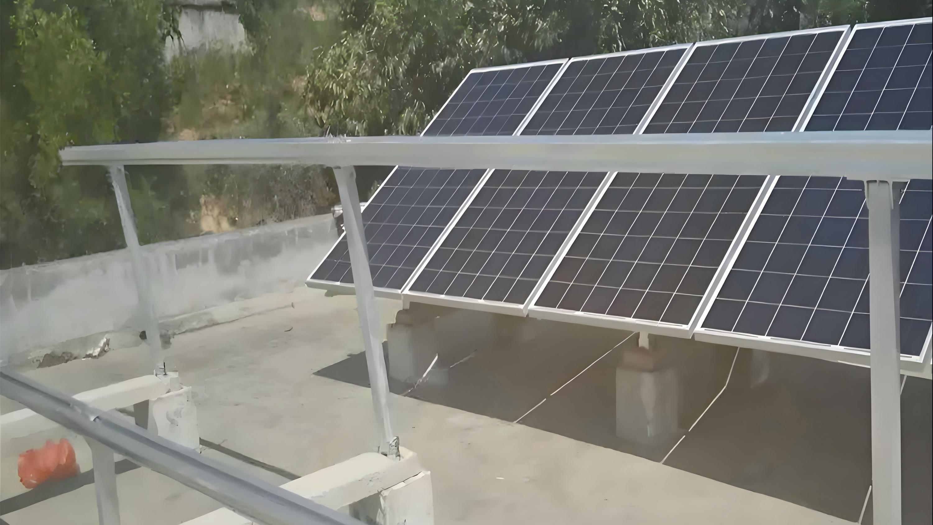 光伏支架防腐“掉鏈子”？富萊德涂料防腐體系，為您的光伏電站保駕護(hù)航